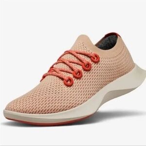 Allbirds women’s Tree Dasher 1 running shoes in peach/ orange. Size 7.5